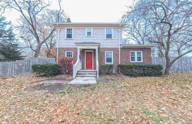 Beautiful 3 bedroom 1 bathroom home - 4623 Douglas Avenue, Des Moines, IA 50310