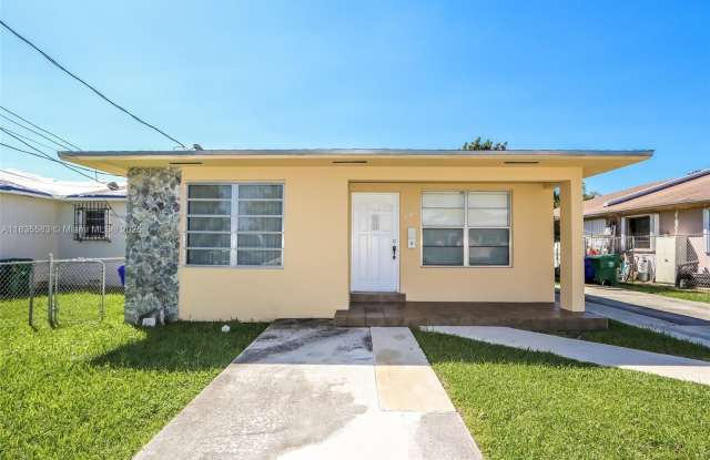 3156 SW 27th St photos photos