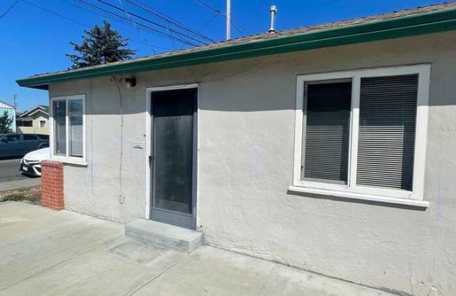 1588 Oriole Avenue - 1588 Oriole Avenue, Ashland, CA 94578