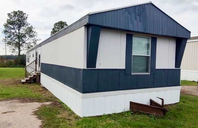 3 Bedroom 2 Bath Mobile Home off of Coteau Rd in New Iberia photos photos