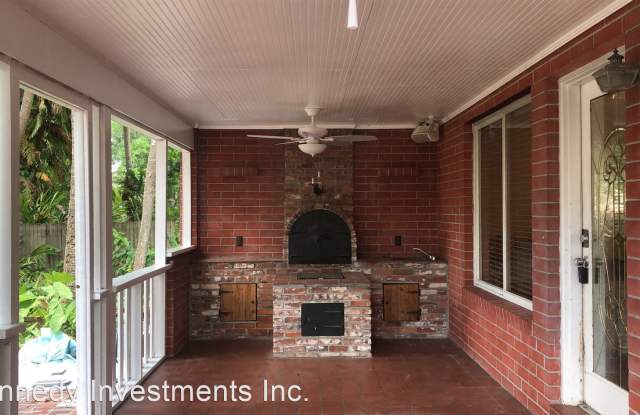 4124 N Riverside Dr Gallery 3