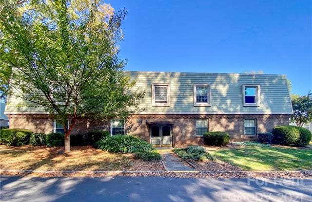 2608 Park Road - 2608 Park Road, Charlotte, NC 28209