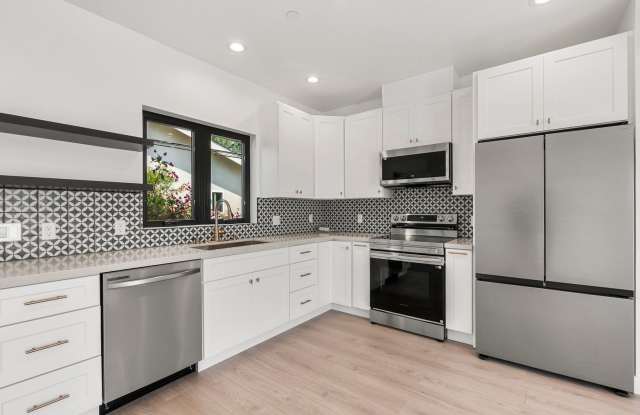 Stunning brand new construction, modern luxury living photos photos