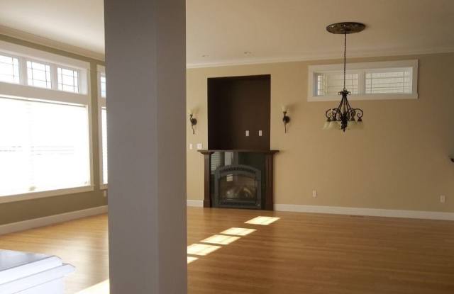 12203 58th Ave NW Gallery 4