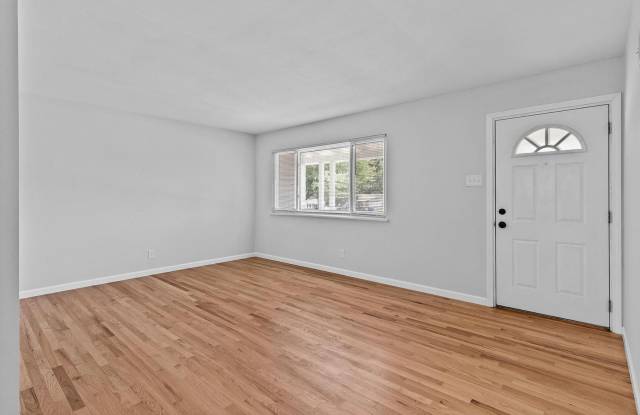 Spacious 3-Bedroom Home in Desirable Maryland Heights Gallery 4