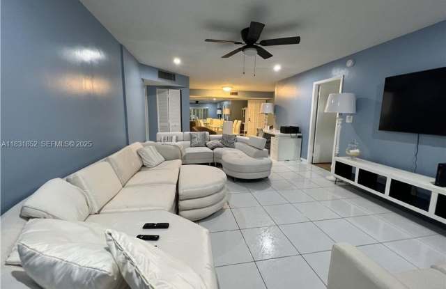 6101 N FALLS CIR DR APT #107 LAUDERHILL, FL 33319 photos photos