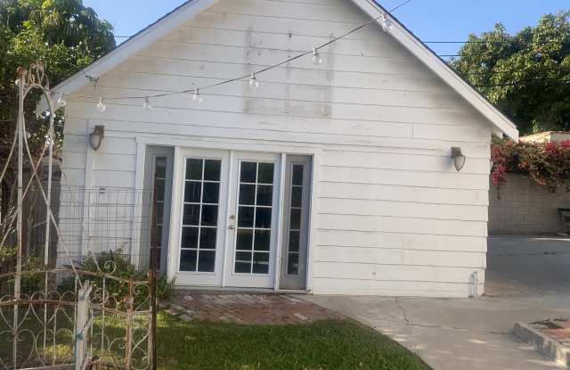5571 Palm Avenue Gallery 4