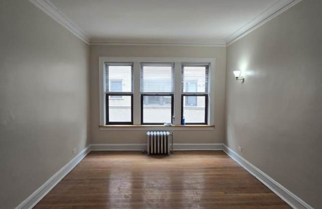 4525 North Paulina St. photos photos