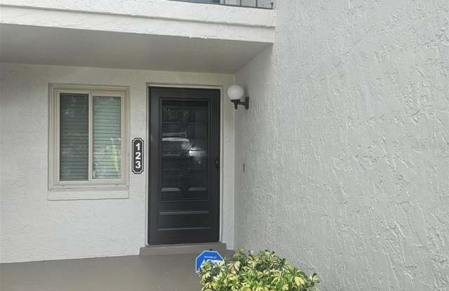 13 ESCONDIDO CIRCLE photos photos