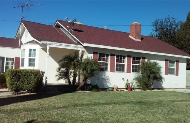 2005 S Towne Avenue - 2005 South Towne Avenue, Pomona, CA 91766