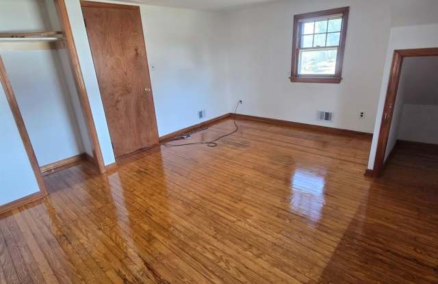 1712 Kenyon Avenue Gallery 4