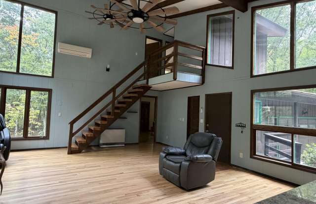 801 Mews Court Gallery 4