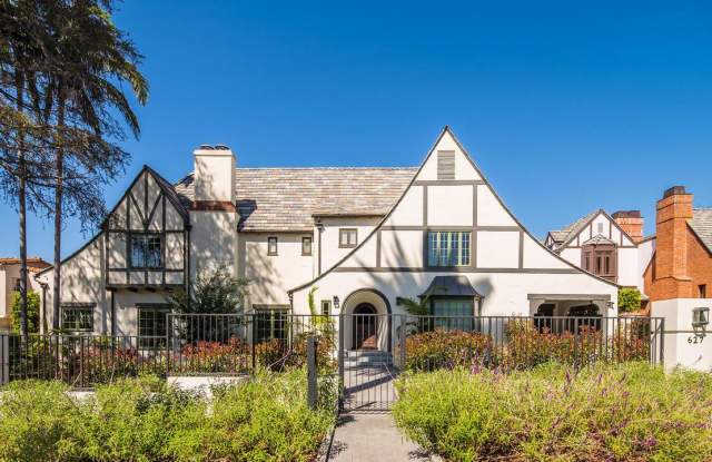627 North HILLCREST Road - 627 North Hillcrest Road, Beverly Hills, CA 90210