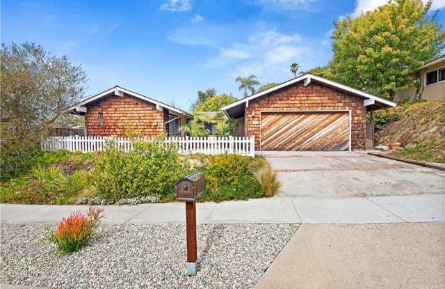 2748 Temple Hills Drive Gallery 2