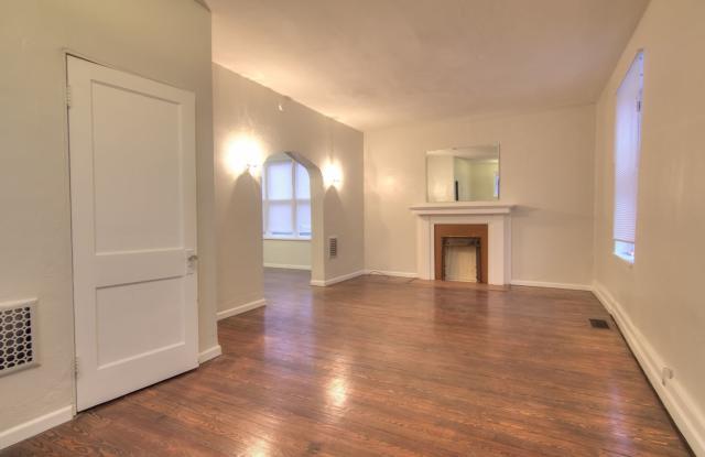 Great updated 2 bedroom 1 bath unit with great layout only available for move in October 10th! Gallery 4