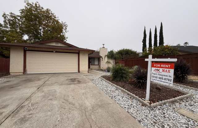 Beautiful 3 Bedroom Single-Family Home! photos photos