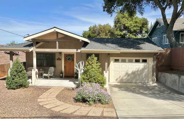 Charming 3 Bedroom 2 Bathroom Single Family Home Available June 5th *DO NOT DISTURB TENANT* photos photos