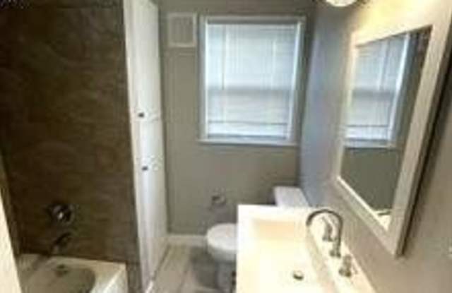 124 N WARREN Street photos photos