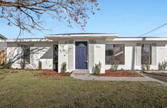 906 Huntington Drive photos photos