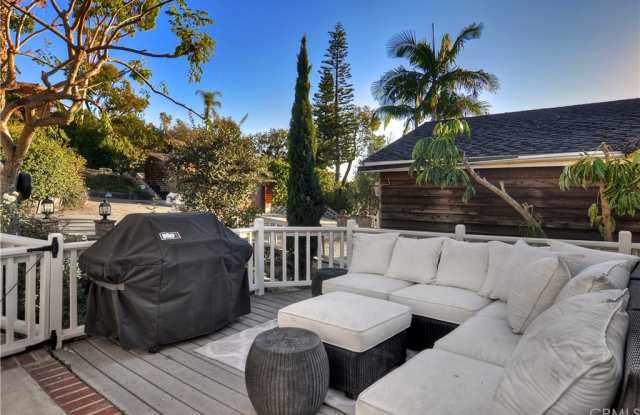 795 Bluebird Canyon Drive Gallery 4