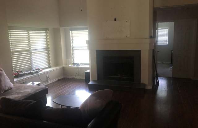 8515 Maple Ridge Dr Gallery 2