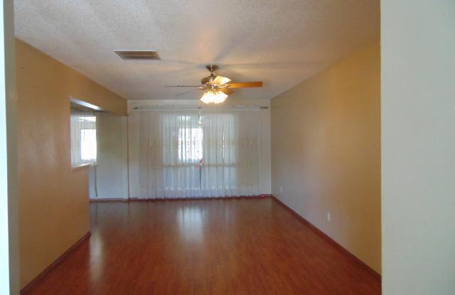 Beautiful Home in NE Albuquerque Gallery 4