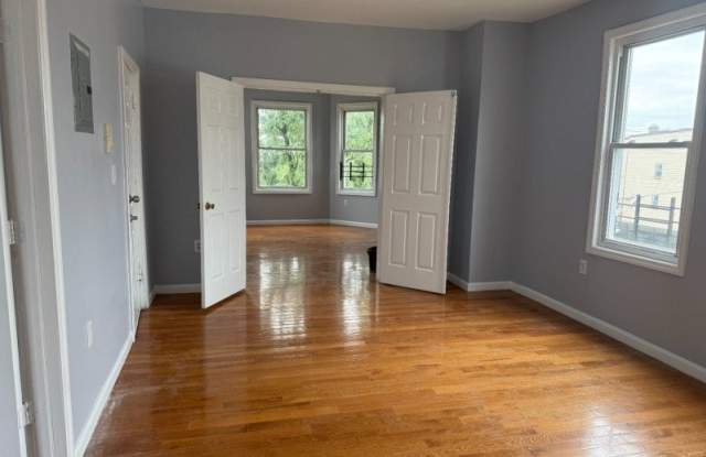 131 Ridgewood Ave Gallery 2