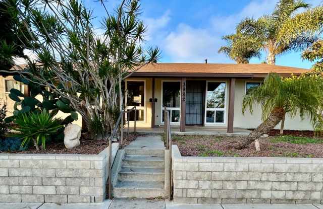 2 bed 1 Bath with Garage in The Heart of Clairemont! photos photos