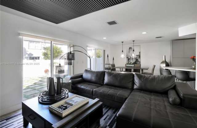 5326 SW 126th Ave photos photos