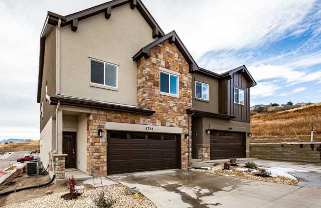 Gorgeous Views End Unit 3 Bed Townhome next to open space with views of Mountain Shadows photos photos