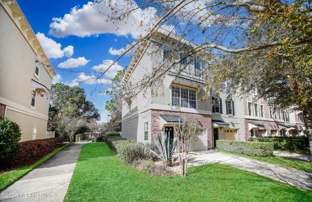 4442 ROCK CREEK Circle Gallery 2