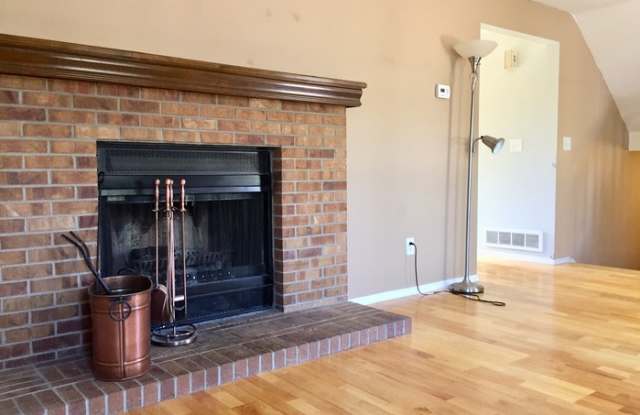 18060 East Bellewood Drive Gallery 3