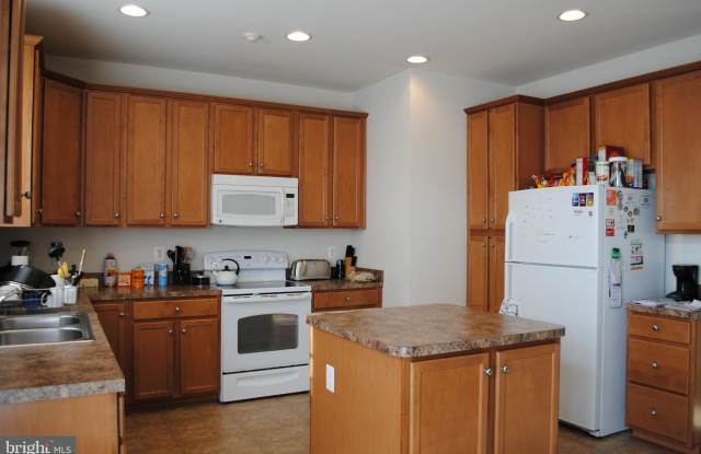 4409 HALLECK TRAIL Gallery 3