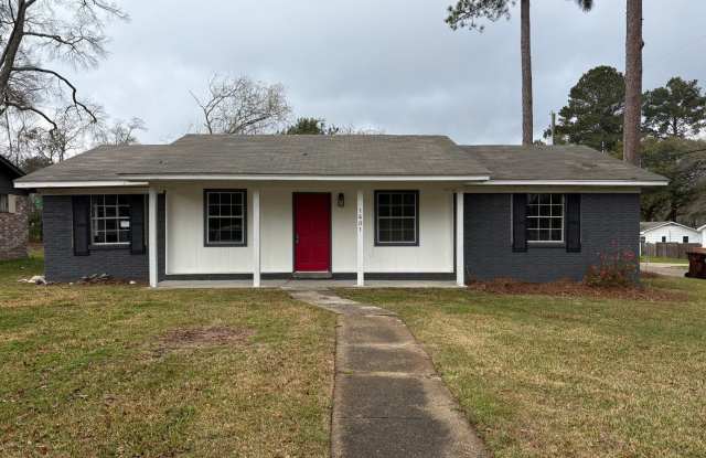 3 Bed 1.5 Bath House Available for Rent photos photos 3 Bed 1.5 Bath House Available for Rent photos photos