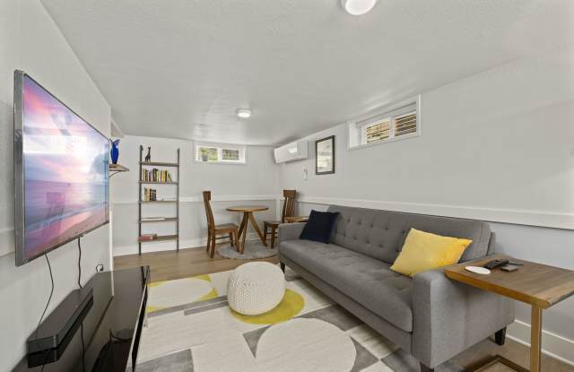 1315 Nw 85th St - 1315 Northwest 85th Street, Seattle, WA 98117