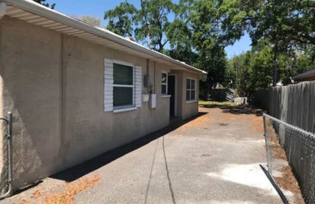 2 BR/2 BA Beautifully Updated Home in Seminole, FL - 10795 71st Avenue, Seminole, FL 33772