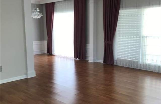 6135 Pattingham Drive Gallery 4