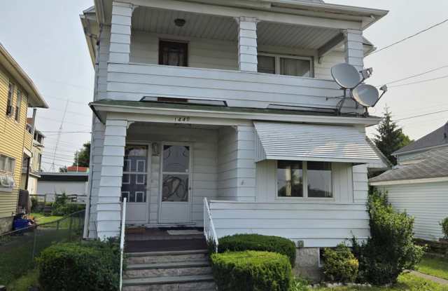 1440 Thackery Street photos photos