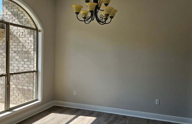 Biloxi 4 bedroom Gallery 3