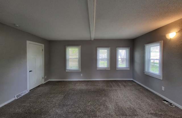 1 Bedroom home with garage! photos photos