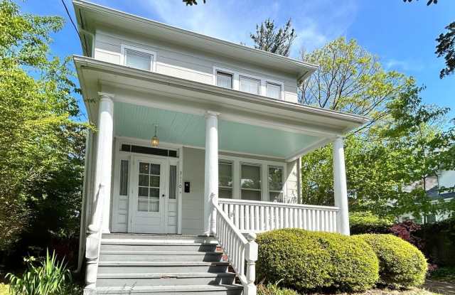 Welcome to this charming 3-bedroom "ASK ABOUT OUR ZERO DEPOSIT" photos photos