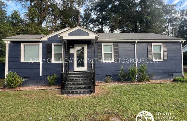 Renovated 3-Bedroom, 2-Bathroom Home with Fenced Yard and Storage photos photos
