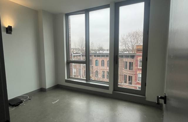 410 Tompkins Avenue Gallery 3