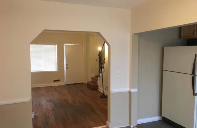 4004 Woodmere Ave Gallery 2