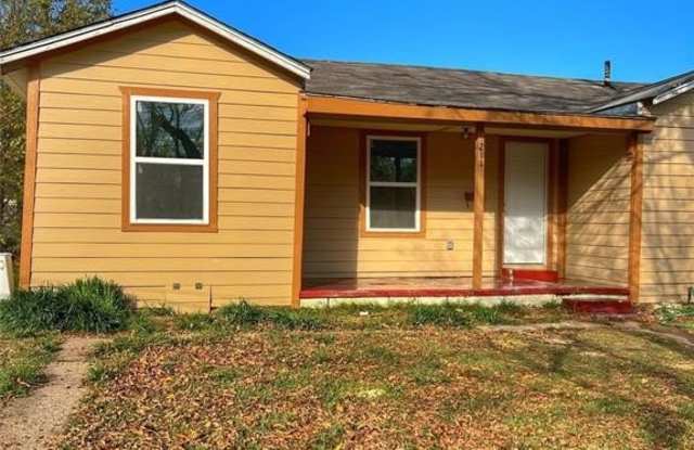 211 Glover Street - 211 Glover Avenue, Sulphur Springs, TX 75482
