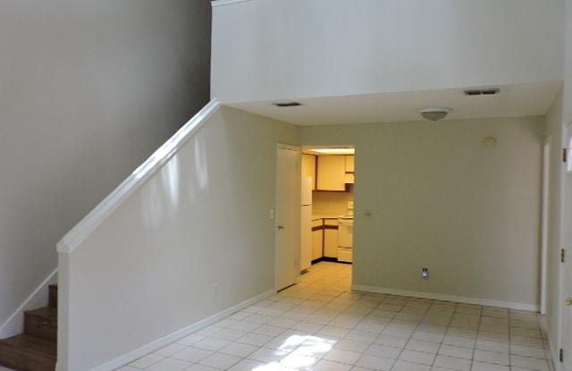 1004 West Defender Court Gallery 4