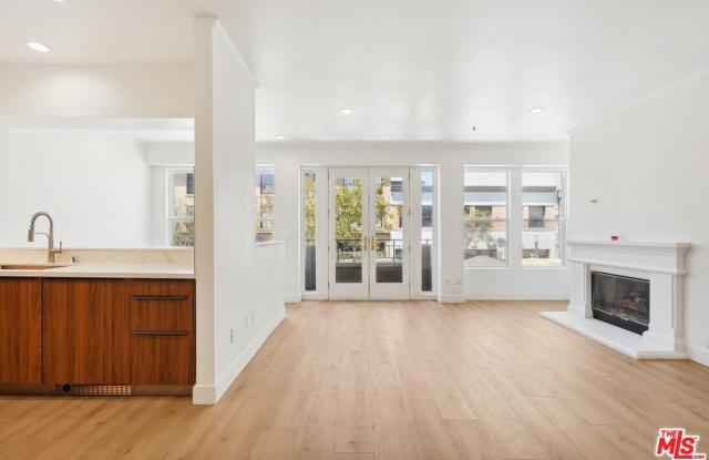80 N Raymond Ave Gallery 1