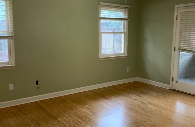 Gorgeous 2 bed 2 bath home walking distance to Costco Available 11/6/2026 Gallery 1