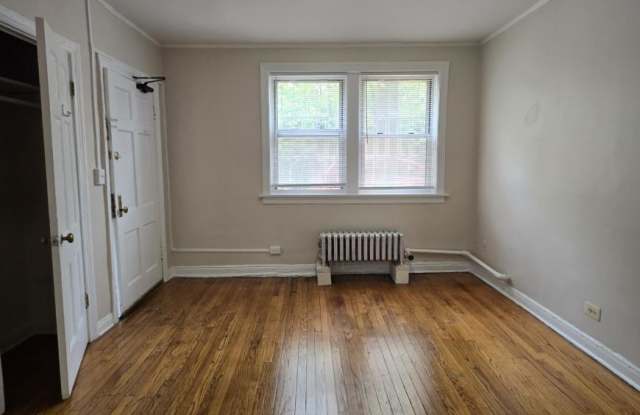 6910 North Ravenswood Ave. photos photos