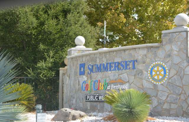 Affordable, sharp and clean 2 bedroom Summerset II beauty... Gallery 3
